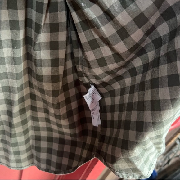 Hollister Men's Olive Plaid Button-Down Shirt - Picture 5 of 6